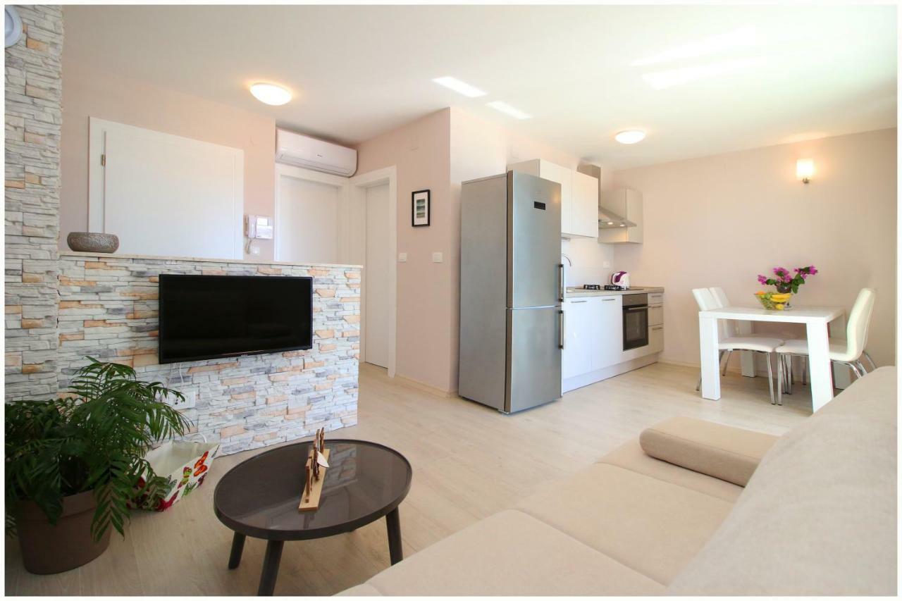 Apartment Silver Beauty *